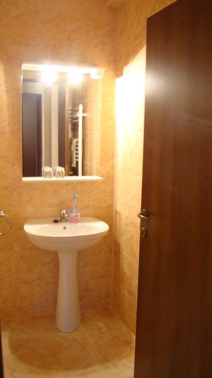 Pensiunea Queen Mary Sînpetru Quarto foto