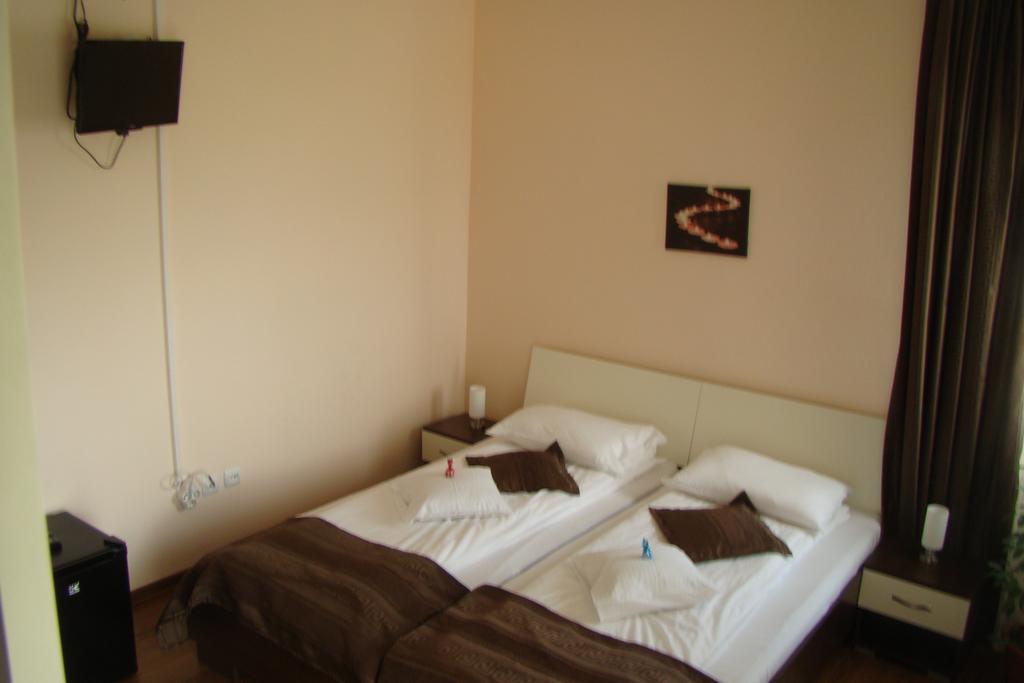 Pensiunea Queen Mary Sînpetru Quarto foto